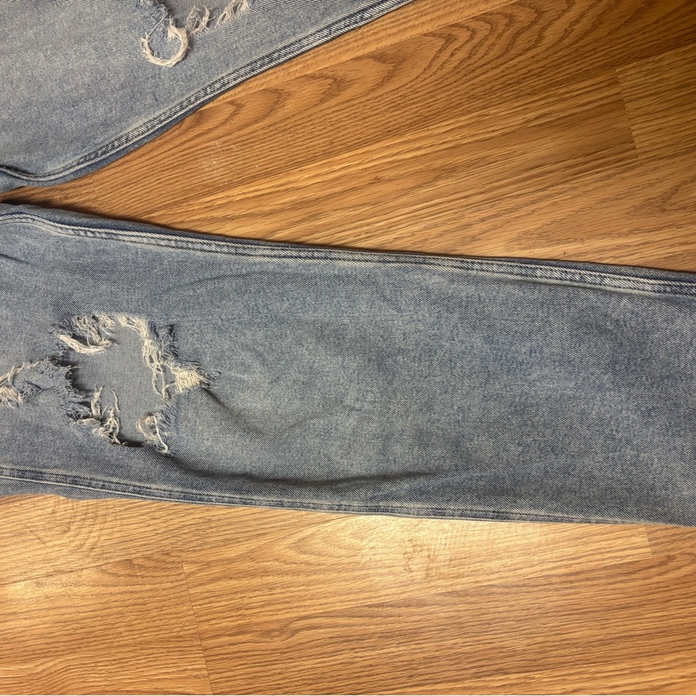 Hollister High Rise Distressed Jeans - Light Blue - Picture 3 of 8